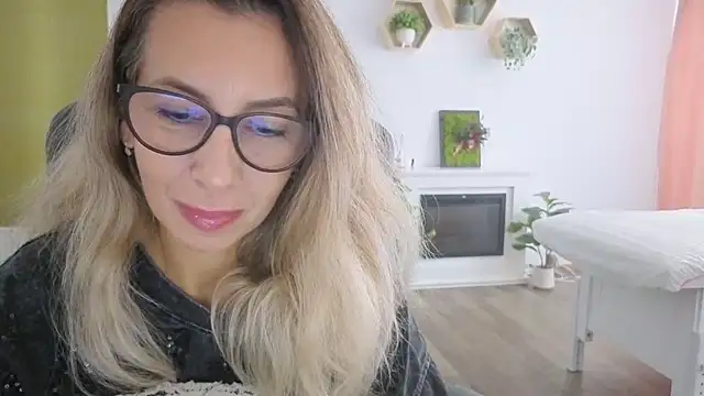 SukyGirl online show from 09.24.25