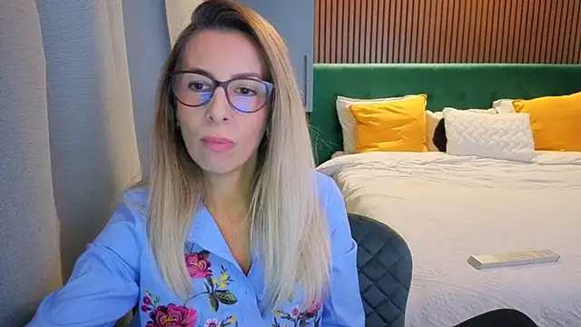 SukyGirl online show from 09.30.25