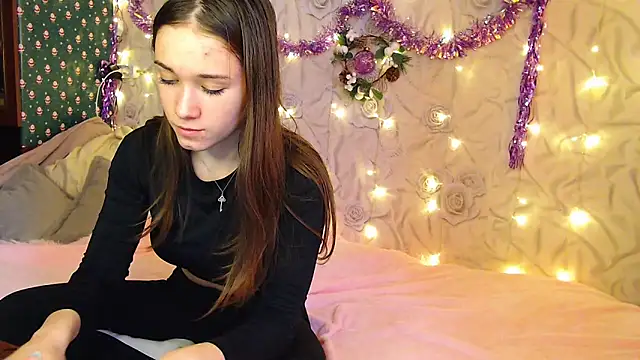 fluffy kitty  online show from 01.13.25