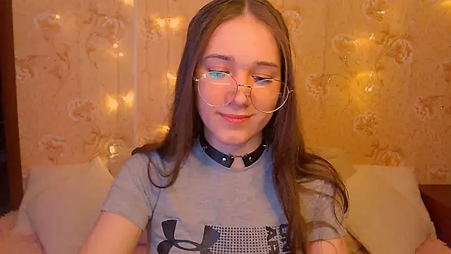 fluffy kitty  online show from 02.08.26