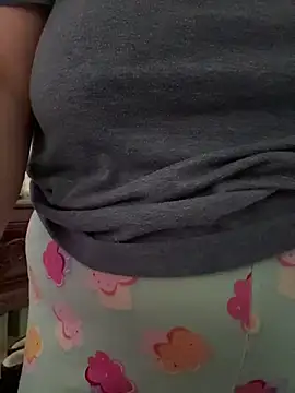 Snapshot of Sweetleeahxx chatting on 07.19.26 Sweetleeahxx online show from 07.19.26