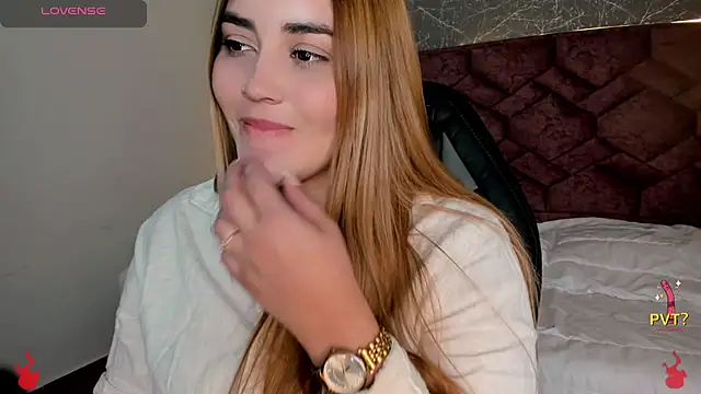 Lucia star   online show from 12.12.24