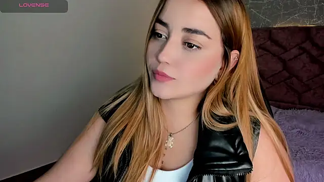 Lucia star   online show from 12.28.24