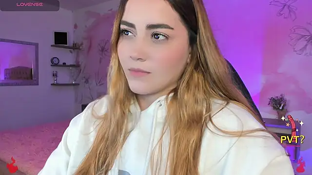 Lucia star   online show from 02.12.25