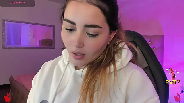 Lucia star   online show from 02.12.25