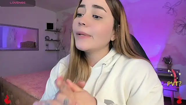 Lucia star   online show from 02.18.25