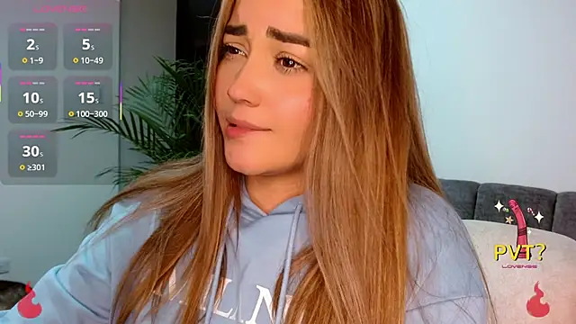 Lucia star   online show from 10.11.25