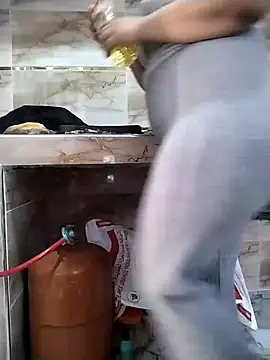 Snapshot of Dalou3a69 chatting on 02.04.25 Dalou3a69 online show from 02.04.25