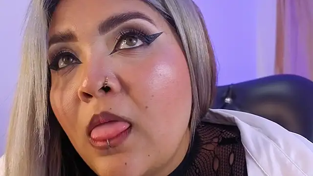 Snapshot of Agatha_humidity chatting on 09.11.25 Agatha humidity online show from 09.11.25