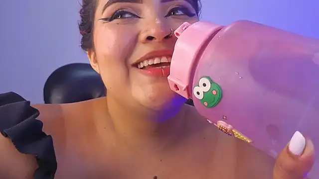 Snapshot of Agatha_humidity chatting on 11.08.25 Agatha humidity online show from 11.08.25