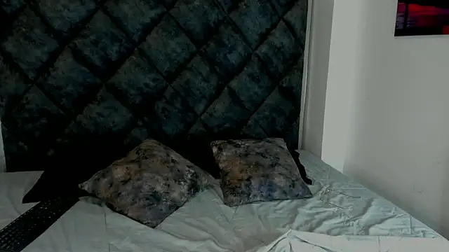 Snapshot of Latrellx7 chatting on 09.28.25 Latrellx7 online show from 09.28.25