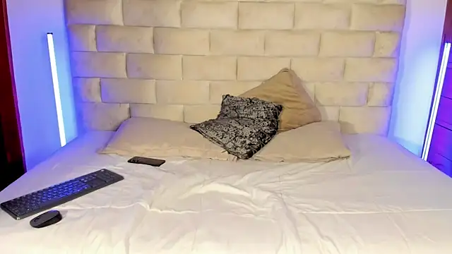 Latrellx7 online show from 02.05.26