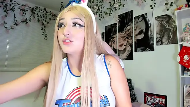 julyana  online show from 01.04.25