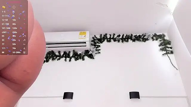 Snapshot of emma_curlsss chatting on 12.19.24 emma curlsss online show from 12.19.24