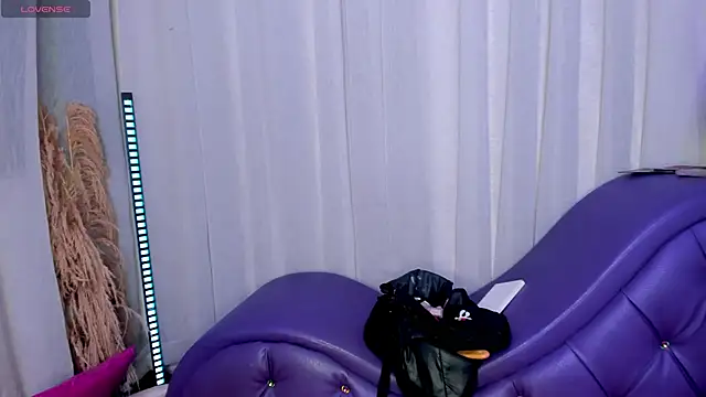 Yourslust  online show from 11.10.25