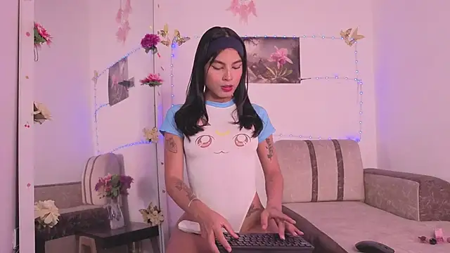 Snapshot of Dolcee_zoe chatting on 09.28.25 Dolcee zoe online show from 09.28.25