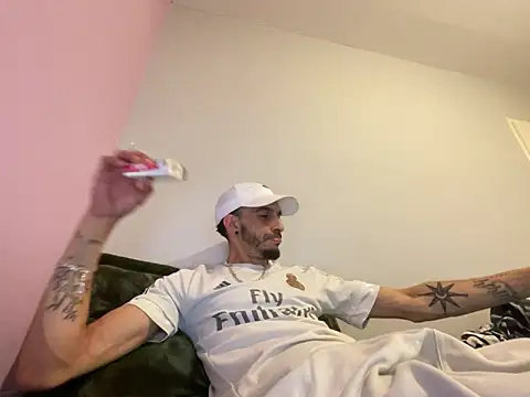 Rebeu313 online show from 04.19.26