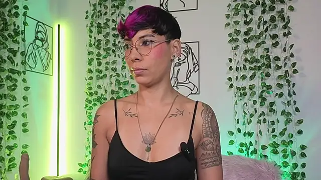 Snapshot of MiaMorgan_ chatting on 05.21.26 MiaMorgan online show from 05.21.26