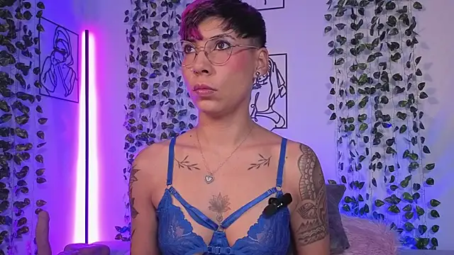 Snapshot of MiaMorgan_ chatting on 05.27.26 MiaMorgan online show from 05.27.26