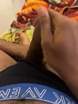 Snapshot of Theyoung_huge_dick chatting on 12.27.24 Theyoung huge dick online show from 12.27.24