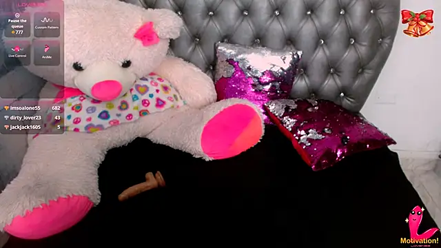 Snapshot of samy__milf chatting on 12.15.24 samy milf online show from 12.15.24