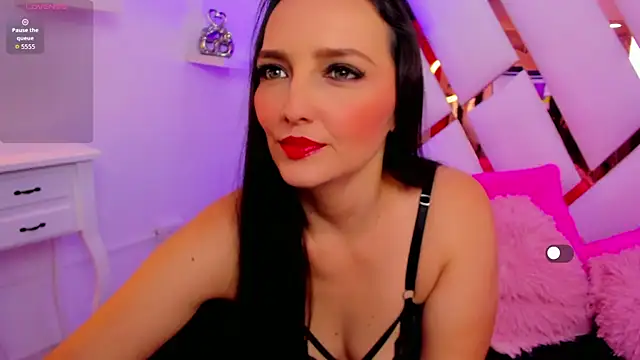 Snapshot of samy__milf chatting on 10.11.25 samy milf online show from 10.11.25