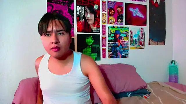 Snapshot of shinji-18 chatting on 02.25.25 shinji-18 online show from 02.25.25