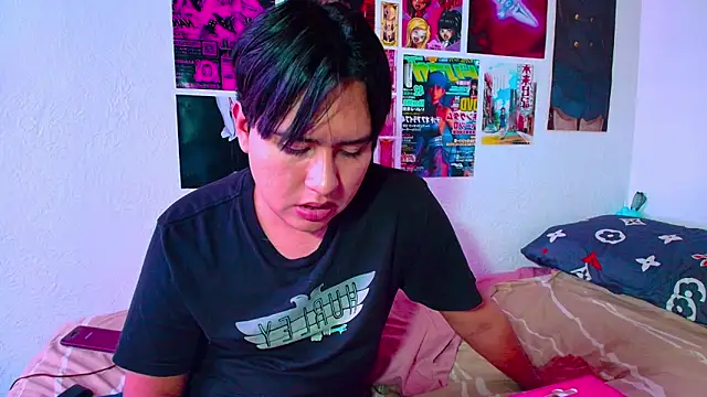 Snapshot of shinji-18 chatting on 02.25.25 shinji-18 online show from 02.25.25