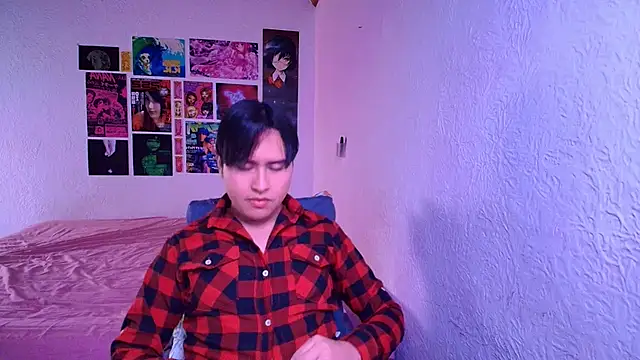 Snapshot of shinji-18 chatting on 03.17.25 shinji-18 online show from 03.17.25