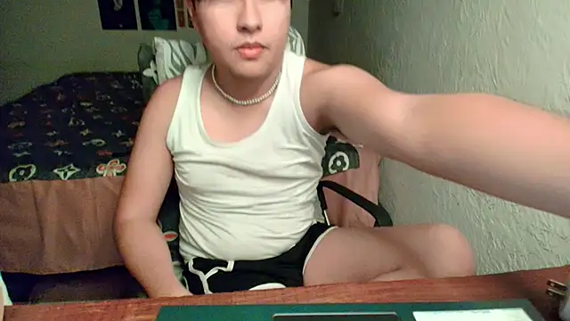 Snapshot of shinji-18 chatting on 03.18.25 shinji-18 online show from 03.18.25