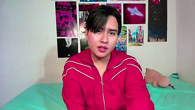 Snapshot of shinji-18 chatting on 10.01.25 shinji-18 online show from 10.01.25