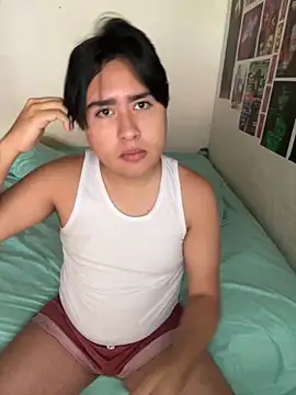 Snapshot of shinji-18 chatting on 10.29.25 shinji-18 online show from 10.29.25