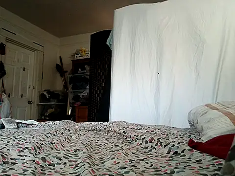 DevinToore online show from 10.10.25