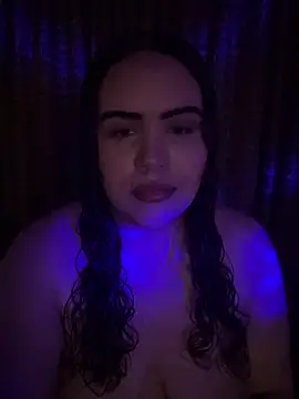 Snapshot of iTrapXXXBACKUP chatting on 12.22.25 iTrapXXXBACKUP online show from 12.22.25