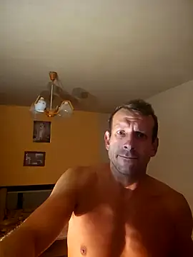 Snapshot of DonCristian chatting on 09.28.25 DonCristian online show from 09.28.25