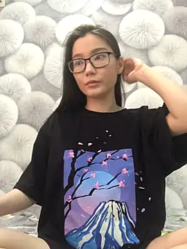 Milka23 online show from 02.21.25