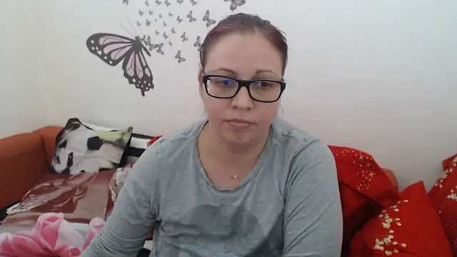 LadyHellene online show from 02.16.25