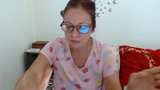 LadyHellene online show from 08.07.26