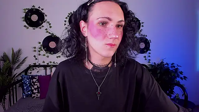 Snapshot of FillDammon chatting on 02.09.25 FillDammon online show from 02.09.25