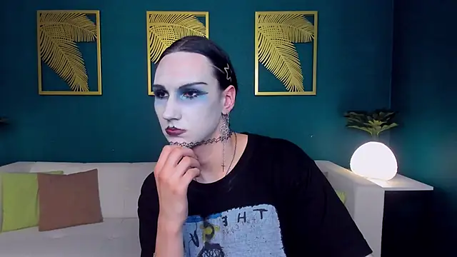 Snapshot of FillDammon chatting on 03.08.25 FillDammon online show from 03.08.25