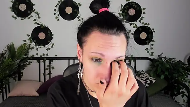 Snapshot of FillDammon chatting on 03.19.25 FillDammon online show from 03.19.25