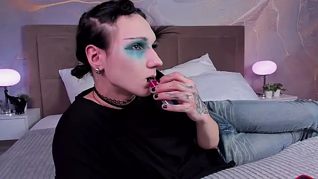 Snapshot of FillDammon chatting on 03.20.25 FillDammon online show from 03.20.25