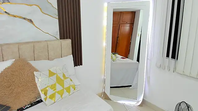 cristalwalker   online show from 04.05.26