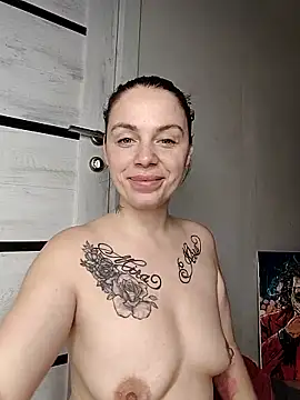 Lola Hale online show from 03.20.25