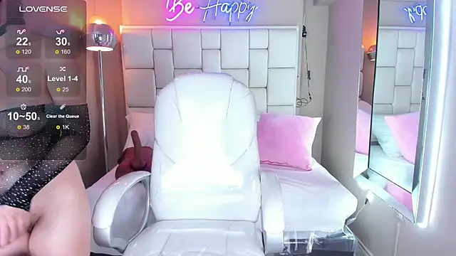 Snapshot of VioletthaRous chatting on 10.23.25 VioletthaRous online show from 10.23.25