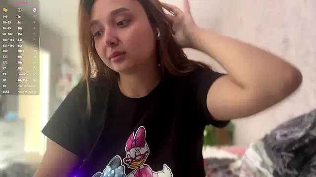 Snapshot of UdeleBarns chatting on 09.18.25 UdeleBarns online show from 09.18.25