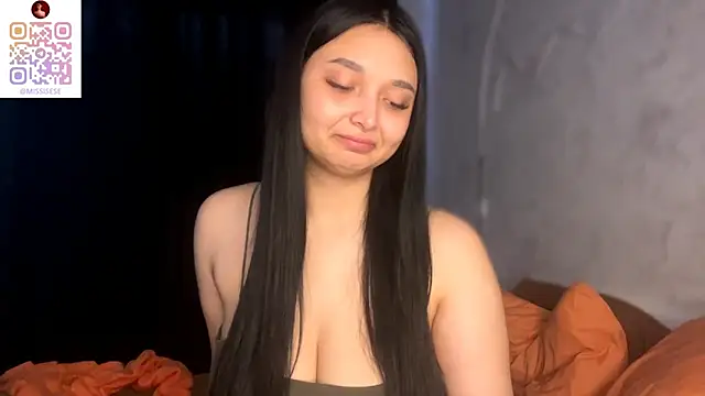 Snapshot of UdeleBarns chatting on 11.22.25 UdeleBarns online show from 11.22.25