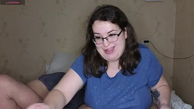 Snapshot of AlexAndVlada chatting on 01.18.25 AlexAndVlada online show from 01.18.25