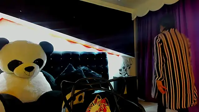 Snapshot of Coral_Gibson chatting on 02.08.25 Coral Gibson online show from 02.08.25