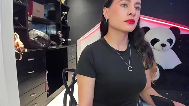 Snapshot of Coral_Gibson chatting on 09.23.25 Coral Gibson online show from 09.23.25